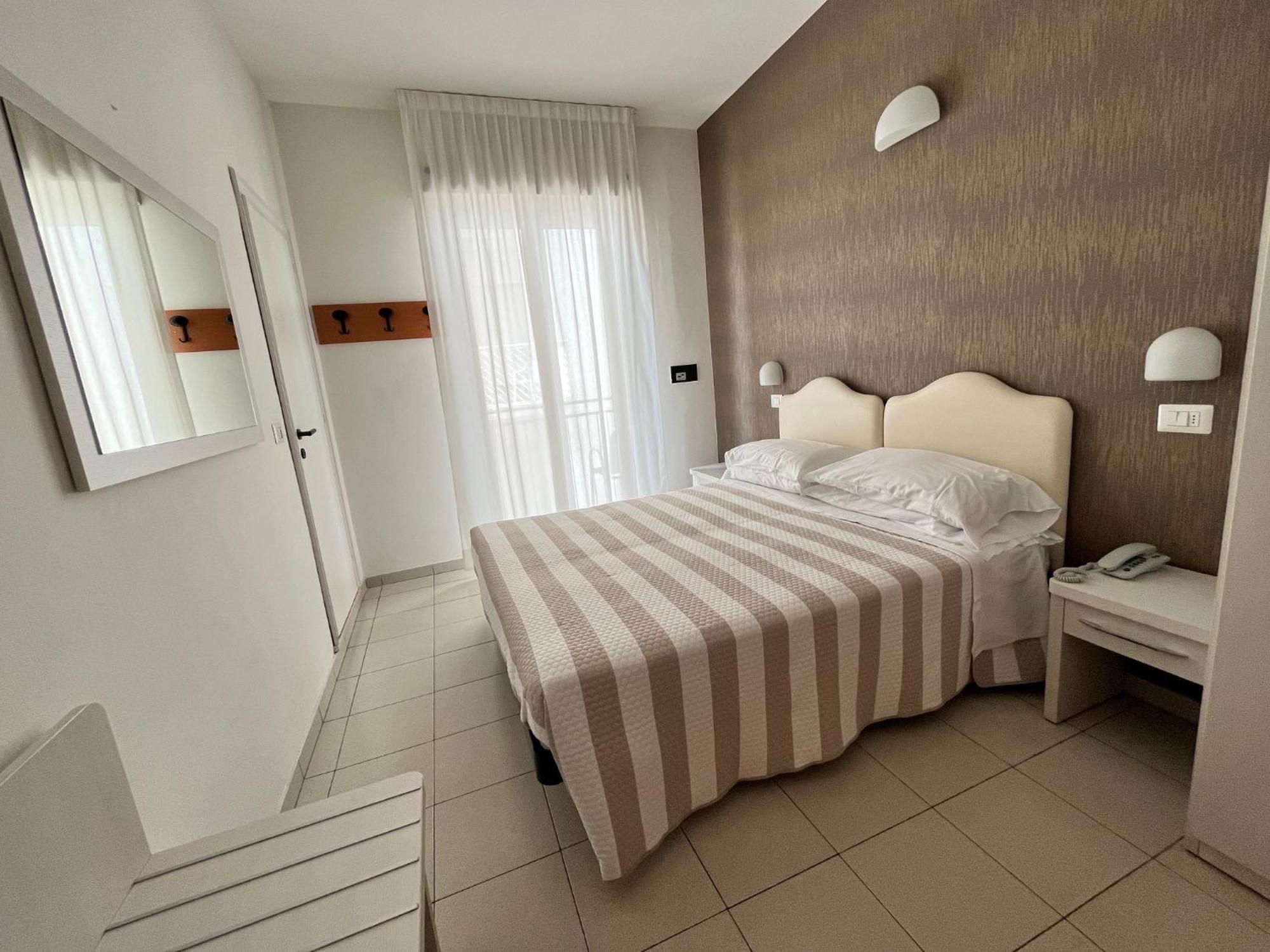 Hotel Berenice ريميني المظهر الخارجي الصورة